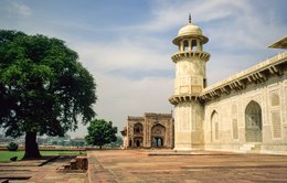 Agra;-Arches;-Architecture;-Baby-Taj;-Facade;-Gateway;-India;-Itimad-ud-Daulah;-Kaleidos;-Kaleidos-images;-La-parole-à-limage;-Mausoleum;-Minaret;-Mughal;-Platform;-Red-sandstone;-Stories-Pictures;-Tarek-Charara;-Tomb;-Tree;-Uttar-Pradesh;-White-marble